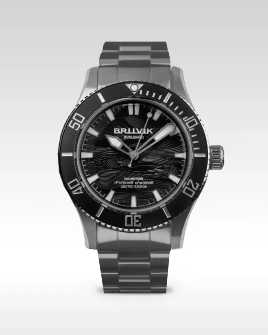 Hovedbilde Bruvik Svalbard Arctic Fjords Wave Dial Black