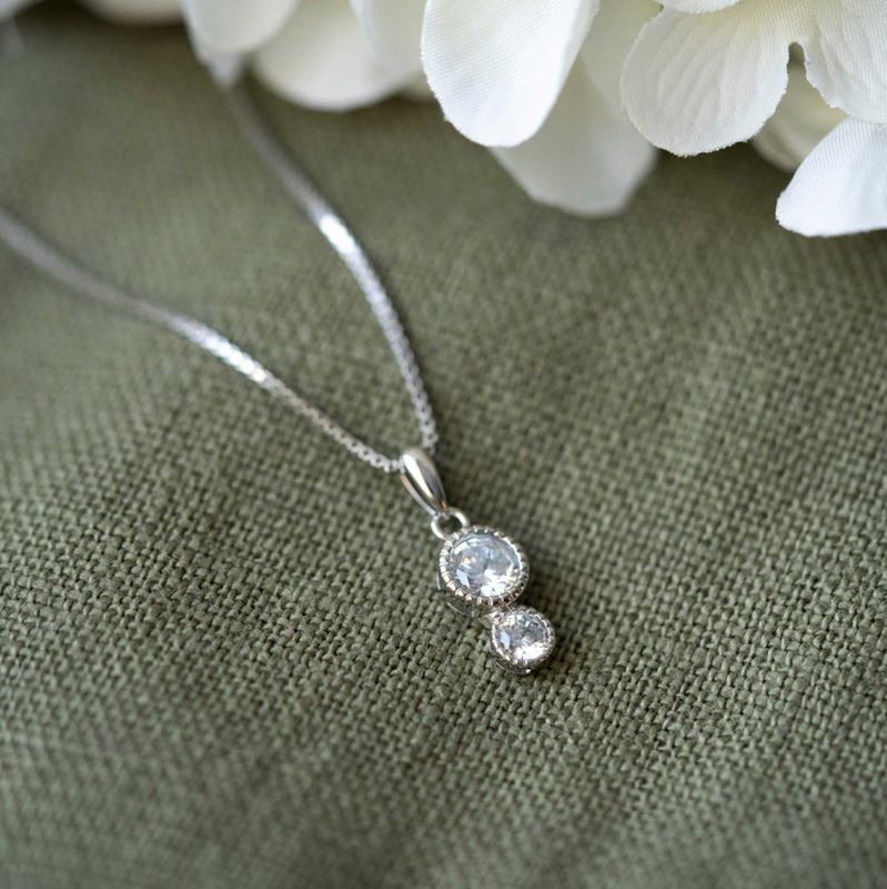 Smykke i sølv med zirkonia